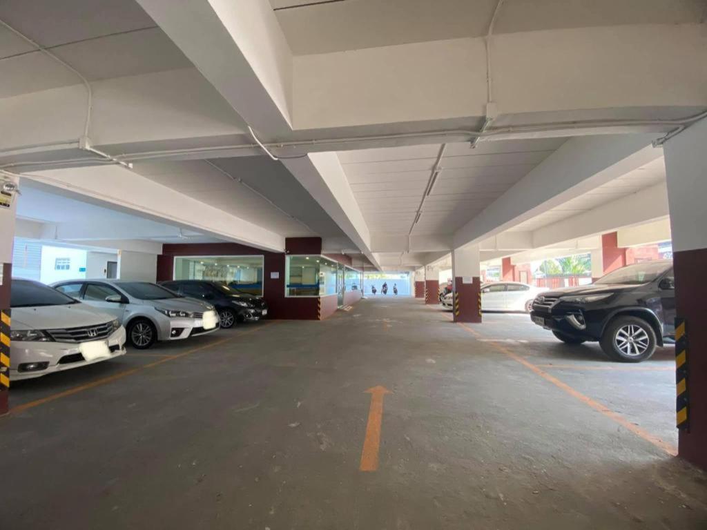 Rest@Ratchada Hotel 曼谷 外观 照片