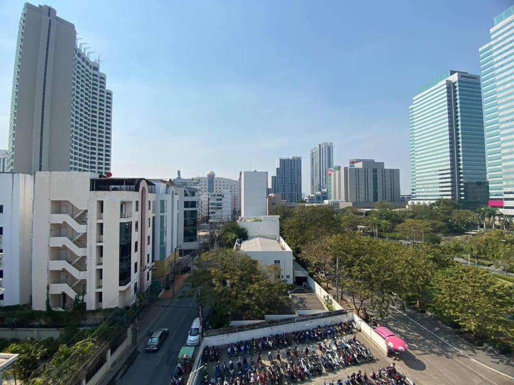Rest@Ratchada Hotel 曼谷 外观 照片