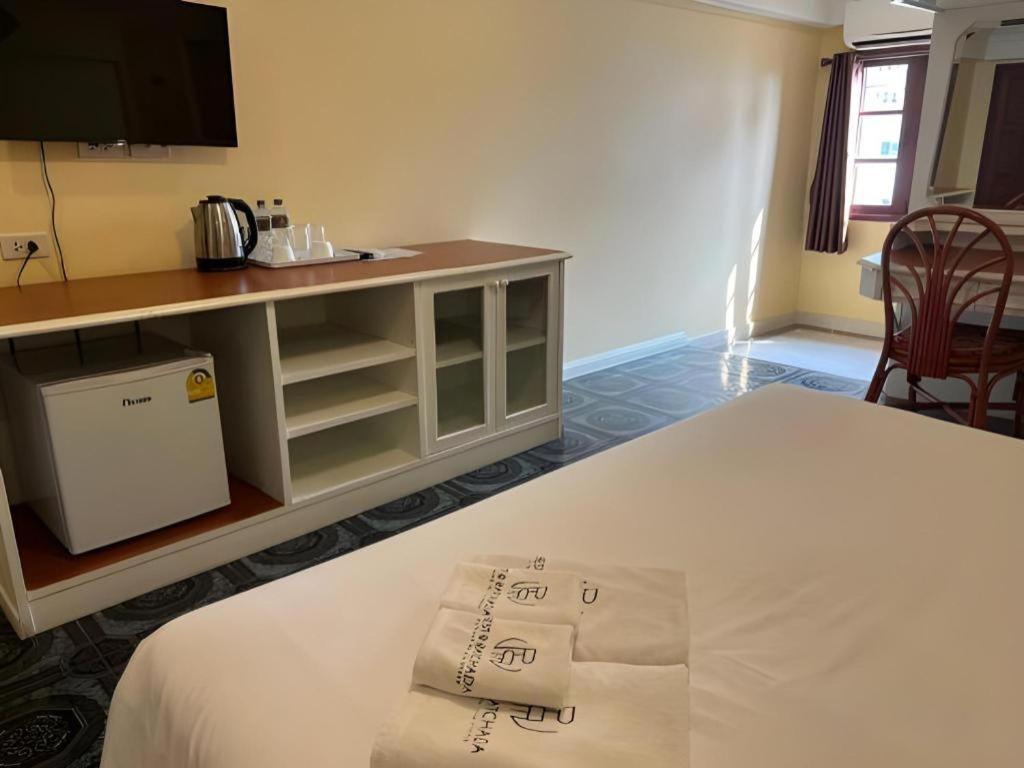 Rest@Ratchada Hotel 曼谷 外观 照片