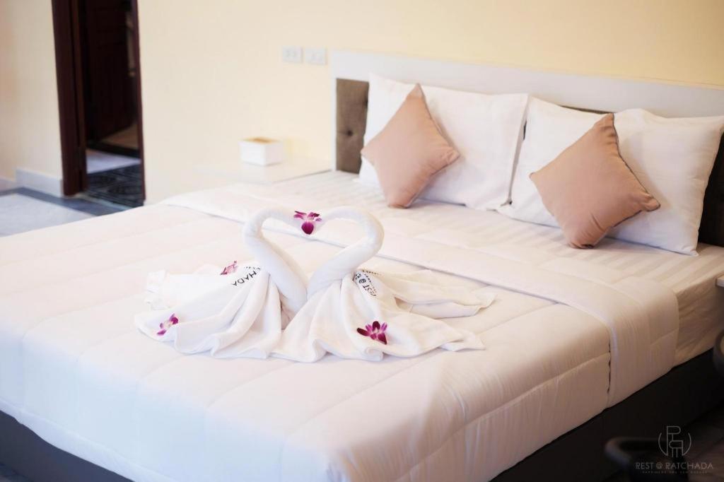 Rest@Ratchada Hotel 曼谷 外观 照片