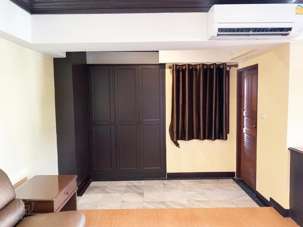 Rest@Ratchada Hotel 曼谷 外观 照片